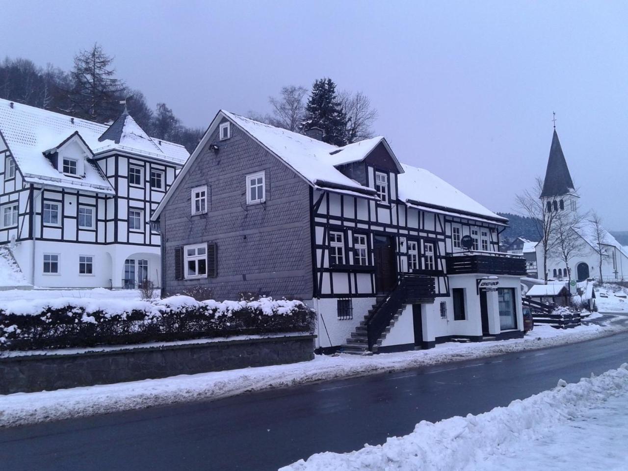 Cozy Holiday Home With Wifi In Hochsauerland Elpe 外观 照片